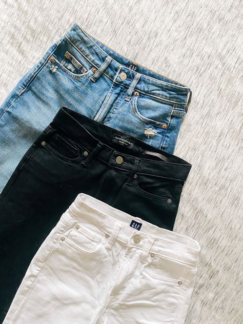 Jeans Product Shoot, Jeans Flatlay Photography, Flatlay Pants, Jean Flat Lay, Thrift Clothes Photography, Pants Flatlay, Denim Flatlay, Flatlay Photography Clothing, Flat Lay Fashion