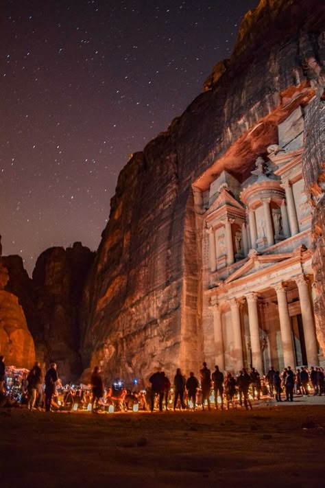 If you're planning a trip to Jordan check out this 7-day itinerary! Including information on Amman, Petra, Aqaba, the Dead Sea, Wadi Rum, what to do, where to stay, how to get around and much more! Discover how to plan your own Jordan itinerary. #jordan #deadsea #amman #aqaba #petra #wadirumdesert #7dayitinerary #jordanitinerary #traveladvice Petra Jordan Travel, Petra Travel, City Of Petra, Look Wallpaper, Jordan Travel, Petra Jordan, Wadi Rum, Planning A Trip, Jolie Photo