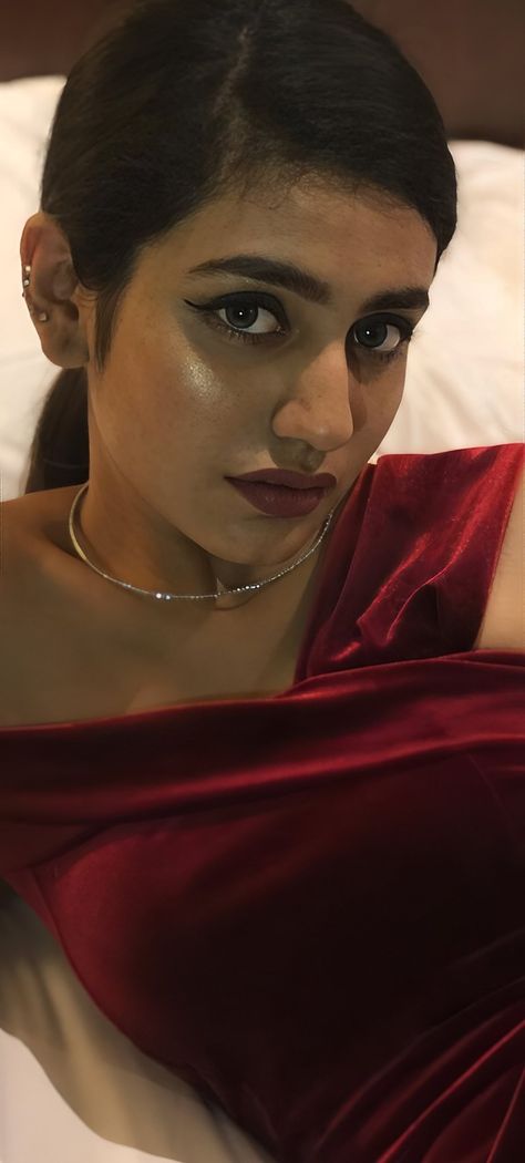 Priya Prakash Varrier Hot, Priya Warrier, Priya Varrier, Priya Prakash Varrier, Priya Prakash, Women Photography, Actress Pics, 4k Hd, Actress Photos