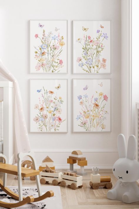 These lovely pastel color wildflower prints would be a beautiful boho accent to your girl's room. Its soothing minimalist style will add a warm and cozy atmosphere to your children's room. Toddler Girl Wall Art, Baby Girl Wildflower Nursery, Baby Girl Nursery Wildflower, Wild Flower Nursery, Butterflies Nursery, Juniper Lee, Wildflowers And Butterflies, Room Pastel