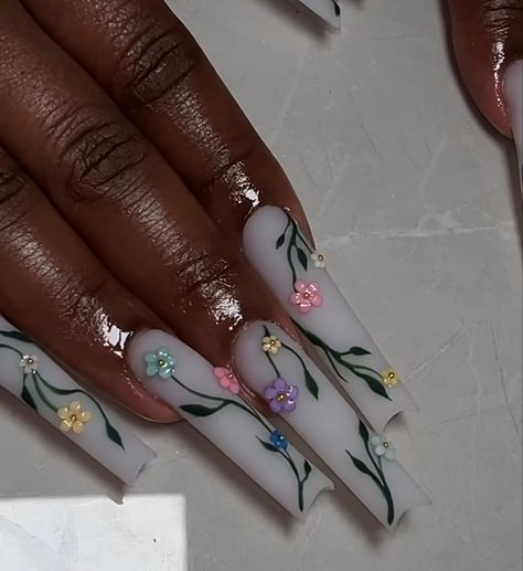 Square Nail Designs Flowers, Birthday Nails Flowers, Almond Freestyle Nails, Taurus Nails Birthday, Incapcilated Acrylic Nails, Taurus Nail Ideas, Milky Flower Nails, Forest Theme Nails, Birthday Nail Set Ideas Taurus