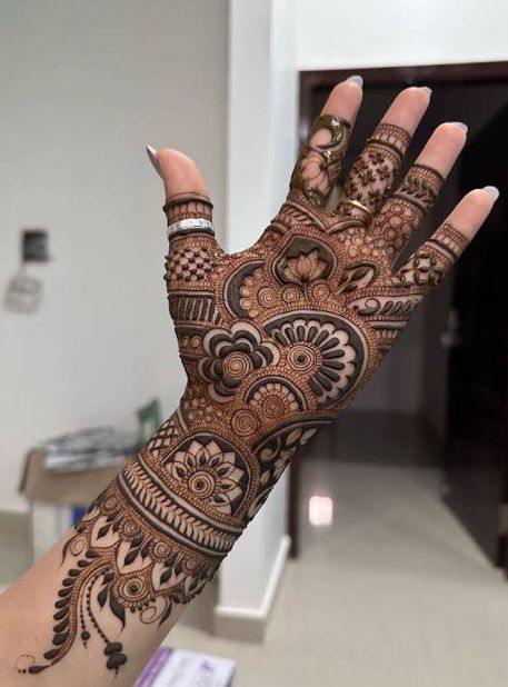 Mahadi Design, Marwari Mehndi Design, Girly Henna, Mehndi Design Full, Mehendi Ideas, Indian Henna Designs, Short Mehndi Design, Simple Mehendi, Mahendi Designs