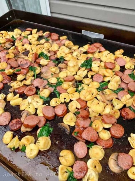 Kielbasa Tortellini, Food On The Grill, Grilled Kielbasa, Outdoor Griddle Recipes, Griddle Cooking Recipes, Outdoor Cooking Recipes, Blackstone Recipes, Spinach Casserole, Kielbasa Recipes