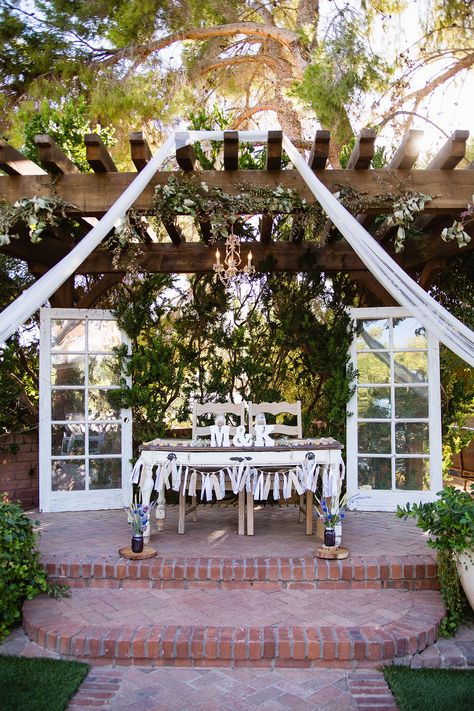 Rustic Chic sweetheart table at Schnepf Farms in Queen Creek Arizona Farmhouse Wedding Reception, Schnepf Farms, Cream Wedding Colors, Queen Creek Arizona, Az Wedding, Arizona Wedding Venues, Rustic Modern Wedding, Rustic Wedding Reception, Flagstaff Arizona