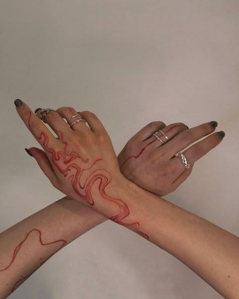 Hand Tattoo Aesthetic, Ink Spill Tattoo, Movement Tattoo, Small And Simple Tattoos, Beautiful Tattoo Designs, Tattoos Instagram, Hand And Finger Tattoos, Tattoo Wrist, Filmy Vintage