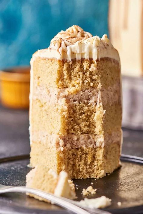 Spice Cake is a delicious moist and fluffy fall spiced cake topped with a cream cheese frosting that is full of delicious spices! Vegan and gluten free! Vegan Spice Cake, Cake No Butter, Autumn Sweets, Spiced Cake, Flourless Cookies, Caramel Apple Cake, Spice Cake Recipes, Almond Butter Cookies, Keto Chocolate Chip Cookies