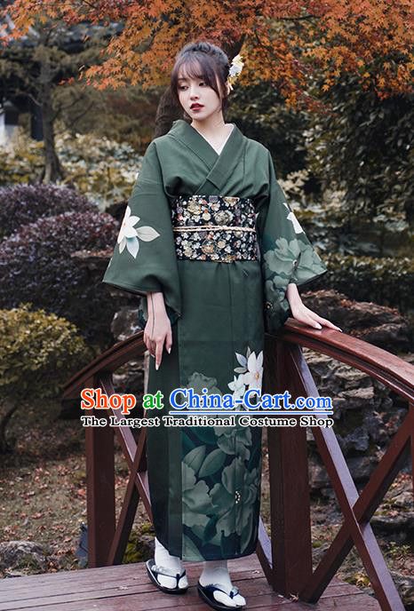 Japan Traditional Clothes, Festival Yukata, Kimono Ideas, Printing Flowers, Japanese Fashion Women, Journal Therapy, Random Outfits, Green Kimono, Flowers Dark