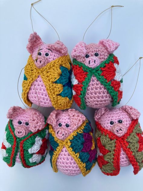 Crochet Pig In Blanket, Pig In Blanket, Crochet Pigs, Crochet Halloween Decorations, Christmas Dinner Decorations, Pigs In Blankets, Blankets Crochet, Manchester United Kingdom, Crochet Pig