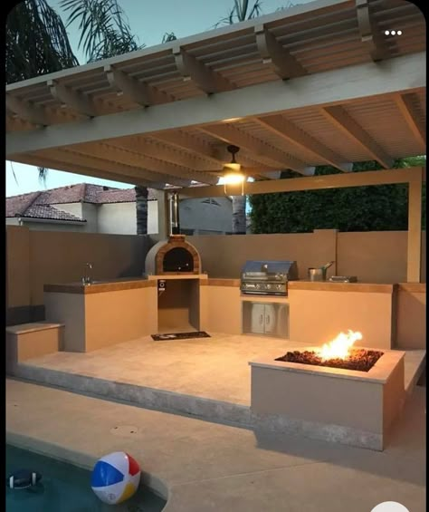 Design Per Patio, Outdoor Kitchen Design Modern, Outdoor Bbq Area, Outdoor Barbeque, Outdoor Kitchen Decor, Outdoor Bbq Kitchen, Pizza Oven Outdoor, Backyard Kitchen, Outdoor Kitchen Patio