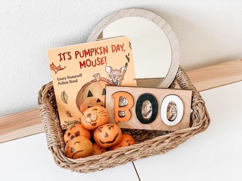 Story Baskets on Instagram: “📖 It’s Pumpkin Day, Mouse! By Laura Numeroff and Felicia Bond Publisher: Blazer and Bray @harpercollinsch 🧺 In this basket: 🍊…” Storybook Baskets, Story Baskets, Book Themed Activities, Cookie Basket, Pumpkin Day, Laura Numeroff, Book Baskets, Themed Activities, Trunk Or Treat