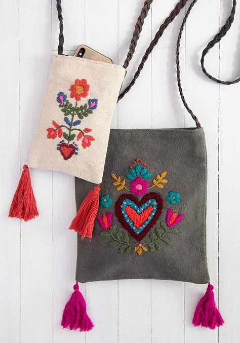 Rolling Tote, Sac Diy, Hair Accessories Boho, Embroidery Bags, Boho Bags, Boho Accessories, Patchwork Bags, Hand Embroidery Stitches, Embroidered Bag