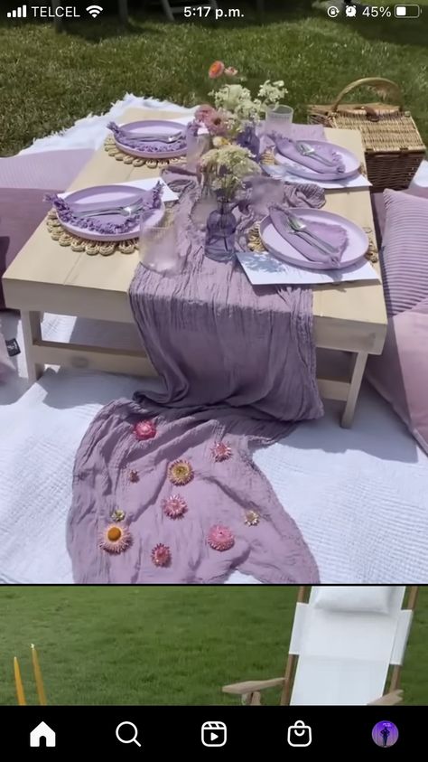 Lilac Picnic Aesthetic, Purple Theme Picnic, Lavender Picnic Aesthetic, Purple Picnic Theme, Purple Picnic Aesthetic, Lilac Birthday Decorations, Lilac Party Decorations, Lilac Birthday Party Ideas, Lavender Theme Birthday Party