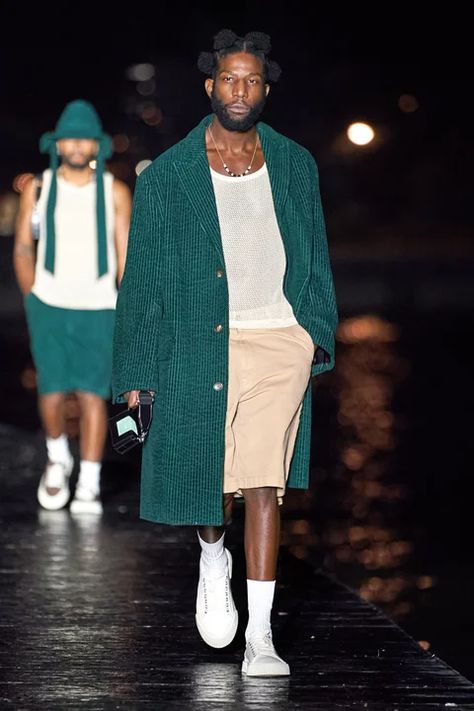 Ami Spring 2021 Ready-to-Wear Collection | Vogue Coat Styles, Men Mode, Alexandre Mattiussi, Vogue Germany, Androgynous Fashion, Famous Models, Men Street, Mens Trends, Menswear Collection