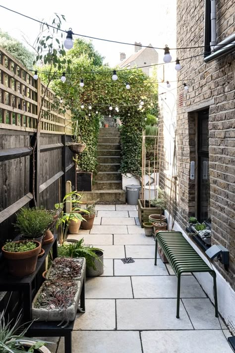 Side Return Garden Ideas, Backgarden Ideas, Side Return Garden, Terrace House Garden, Terraced House Garden, Victorian Terrace Garden, Cozy Flat, Tiny Backyard, Flat In London