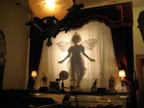 Halloween Fairy Garden, Shadow Theatre, Halloween Fairy, Shadow Play, Shadow Puppets, 판타지 아트, Art Installations, Stage Design, Pics Art