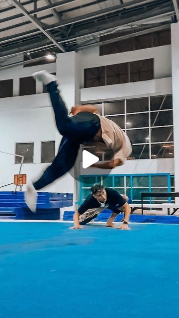 Alex Destreza 🔥 on Instagram: "How to do B-Twist 🔥  #gymnastics #tricking #parkour" 2 Person Stunts, Parkour, Gymnastics, Audio, Twist, Gym, On Instagram, Instagram