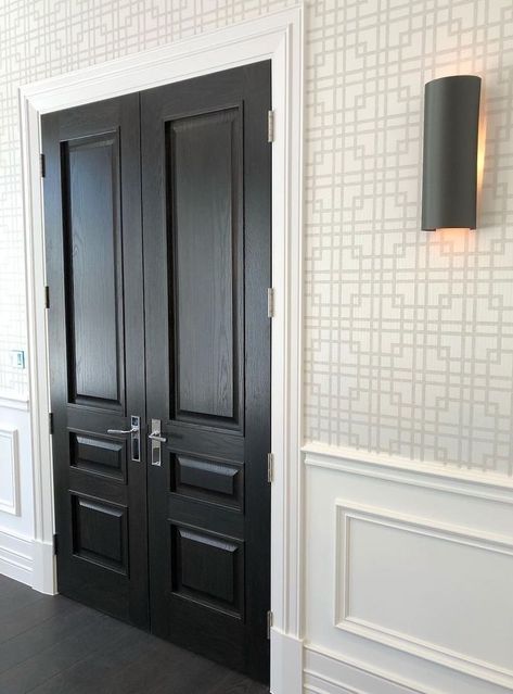 21 Interior Door Styles and Types to Use in Your Home Double Doors Master Suite, Ideas For Interior Doors, Walk In Dressing Room, Colonial Doors, Interior Door Ideas, Modern Barn Style, Plank Door, Interior Door Styles, Double Doors Interior