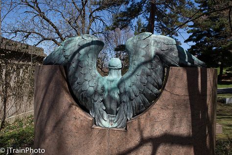 Haserot Angel, Cemetery Angels, Witches Altar, Back Tattoos For Guys, Frozen In Time, Mythological Creatures, Grave Marker, Lake View, Cemetery