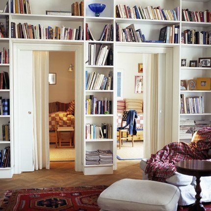 Book library around door (could also look great with shelves painted grey/black, or a bold colour.) Bedroom Remodel, Bookshelves, Living Room, Bedroom, Furniture, White