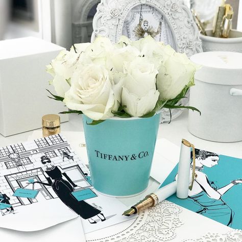 6,529 Likes, 50 Comments - Megan Hess (@meganhess_official) on Instagram: “Beautiful new Tiffany & Co pieces on my desk... @tiffanyandco #TiffanyEveryDay” Jana Core, Breakfast At Tiffany's Aesthetic, Tiffany Room, Kerrie Hess, Tiffany Party, Megan Hess, Breakfast At Tiffanys, Tiffany Jewelry, Paper Garland