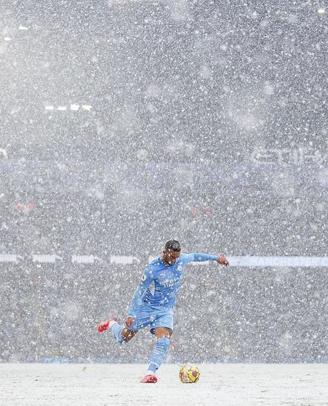 Soccer Photography, Football Pics, Walking In A Winter Wonderland, Book Maker, Football Photos, Checkered Flag, Football Pictures, Football Training, Man City