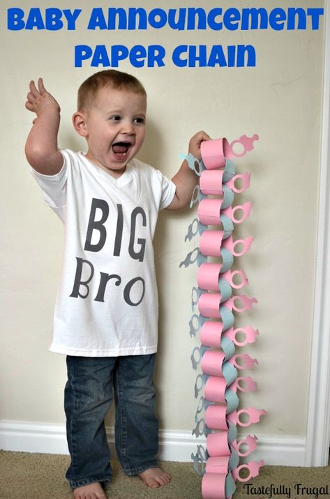 Baby Announcement Paper Chain: Countdown to baby with this easy to make paper chain | Tastefully Frugal Mommy And Me Cups, Paper Chain Countdown, Baby Countdown, Burp Cloths Diy, Paper Chain, Amazing Crafts, Paper Chains, How To Make Paper Flowers, Pinterest Group