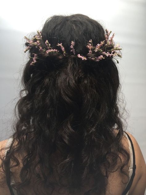 Natural Hair For Prom, Chic Boho Wedding, Hair For Prom, Boho Wedding Hairstyles, Dark Curly Hair, Flower Crown Hairstyle, Curly Wedding Hair, Boho Wedding Hair, Fairy Hair