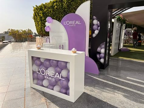 L'Oreal Paris With Love EVENT on Behance In Store Event, Event Stand Design, Event Branding Ideas, Registration Booth, Pop Up Booth, Event Activations, Booths Ideas, Launch Event Ideas, Event Booth Design