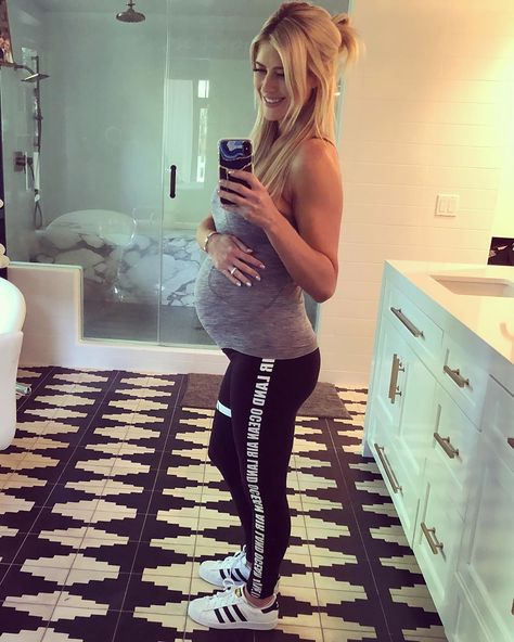 Christina Anstead Tells Husband Ant 'It’s Time to Pick a Baby Name' with 35-Week Baby Bump Photo Christina Anstead, Ant Anstead, Christina El Moussa, Flip Or Flop, Baby Bump Photos, Pretty Pregnant, Bump Photos, Step Workout, Girls Ask