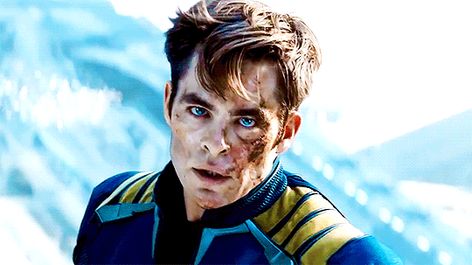 Star Trek Chris Pine, Kirk Star Trek, Jim Kirk, Star Trek Reboot, Film Star Trek, Star Trek 2009, James T Kirk, Star Trek Beyond, Star Trek Funny