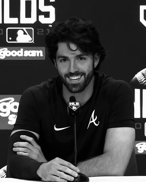 Baseball Player Aesthetic, Rhodes Aesthetic, Liz Tomforde, Hot Baseball Players, Baseball Men, Dansby Swanson, Sports Players, Baseball Pictures