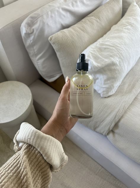 DIY anthro-inspired linen spray — ABIGAIL GREEN Pillow Mist Packaging, Clean Linen Aesthetic, Room Spray Photography Ideas, Room Spray Aesthetic, Room Spray Diy, Linen Spray Recipe, Linen Spray Essential Oils, Bed Spray, Diy Linen Spray