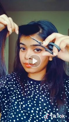 Haircut Tip, Easy Curls, Cut Bangs, How To Cut Bangs, Hair Clips Diy, Hoco Hair Ideas Medium, Hair Upstyles, Hair Older Women, Fast Hairstyles