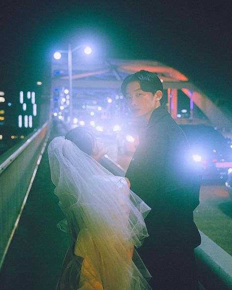 Night Wedding Photoshoot, Asian Wedding Photoshoot, Pre Wedding Photoshoot Theme, Hong Kong Wedding, Edgy Wedding, Wedding Photoshoot Props, Vintage Wedding Photography, Korean Wedding, Photoshoot Themes