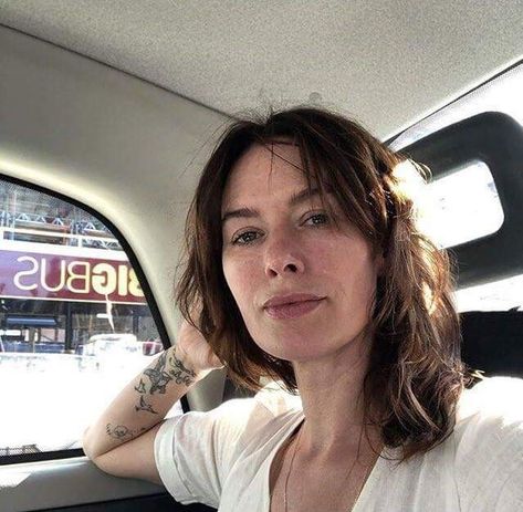 Lena Headey, I do love this shot Neve Campbell, Summer Wedding Cakes, Lena Headey, Jaime Lannister, Cersei Lannister, Sophie Turner, Emilia Clarke, British Actresses, Makeup Pictures