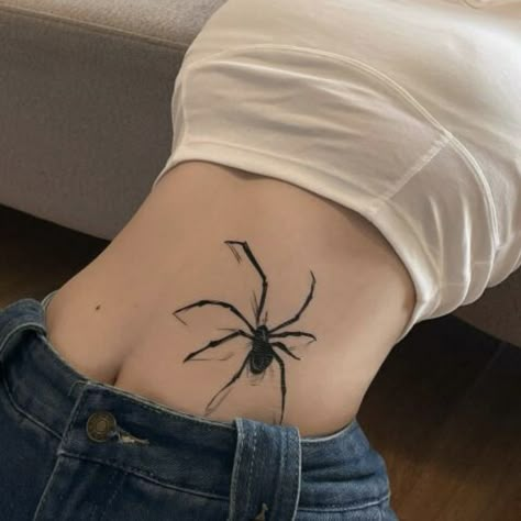 Spider 8 Tattoo, Spider Tattoo For Women, Tattoo Stomach, Tattoo Spider, Spider Tattoos, Feminine Skull Tattoos, Tattoo Store, Waist Tattoos, Belly Tattoo