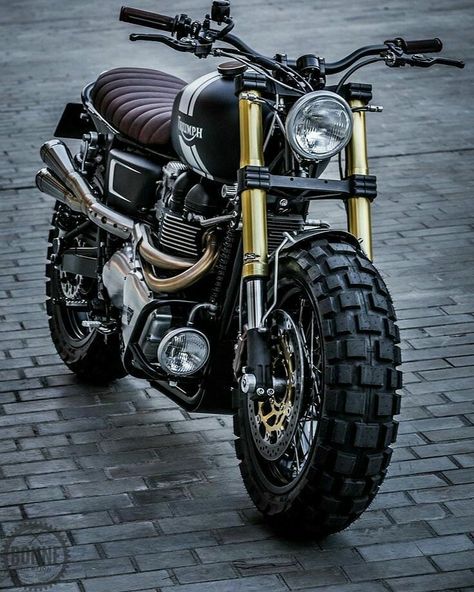 triumph#yamaha#bmwforlife #bmwmotorcycle #honda #motorcycle #motorbikes #caferacer #vintagemotorcycle #bobberlife #kustomkulture Bonneville Scrambler, Triumph Bonneville Scrambler, Moto Bobber, Nine T Bmw, Triumph T100, Triumph Cafe Racer, Moto Scrambler, Cafe Racer Design, Triumph Bikes