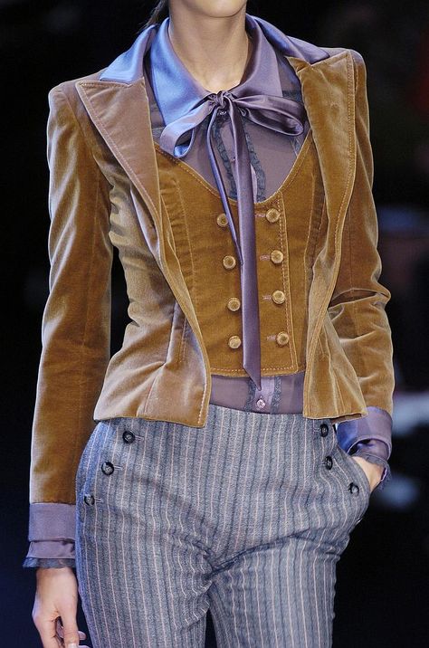 Valentino Ready To Wear Autumn 2005 Mode Vintage, Character Outfits, Looks Style, Costume Design, Look Fashion, Paris Fashion, Aesthetic Clothes, Runway Fashion, Pretty Outfits