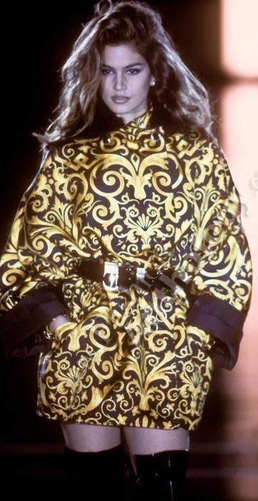 Cindy - Versace. 1991/92 Versace Clothes, Gianni Versace 90s, Vintage Fashion 90s, Versace 90s, Look 80s, 90s Versace, 90s Runway Fashion, 90s Fashion Grunge, Versace Fashion