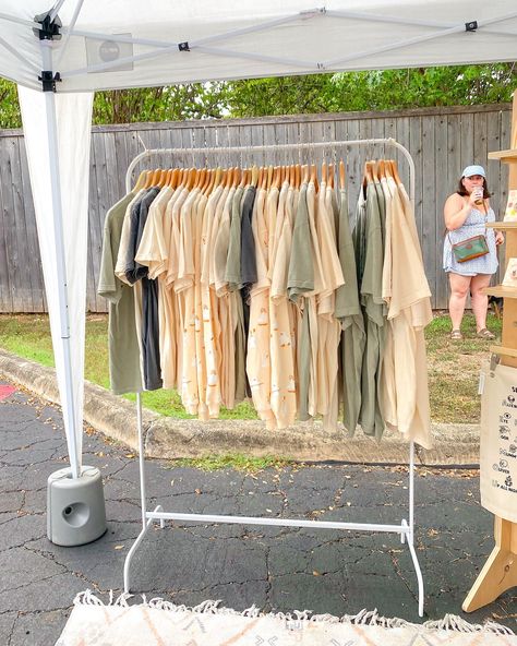 Shoots of today’s market booth set up. Thank you for all who supported my small shop! It was so amazing to meet so many new small shop owners and new small shop lovers✨ . . #vendorbooth #marketday #makersmarket #marketbooth #cuteshop #supportsmallbusiness Clothing Booth Display, Market Vendor, Farmers Market Outfit, Vendor Booth Display, Flea Market Booth, Vintage Booth, Stand Feria, Craft Show Booth, Market Booth