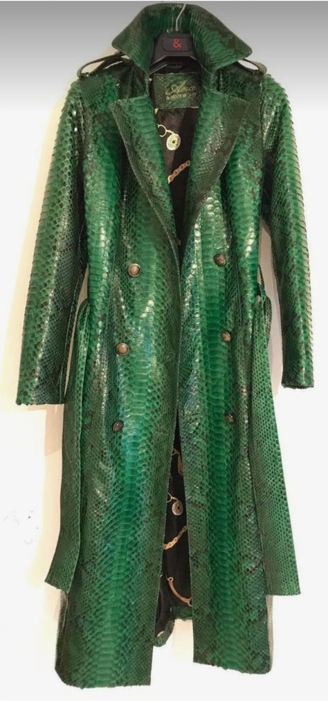 Unique Trench Coat, Loki Outfit Ideas, Loki Crocodile, Crocodile Outfit, Loki Outfit, Long Green Coat, Green Python, Long Hooded Coat, Mulberry Bush