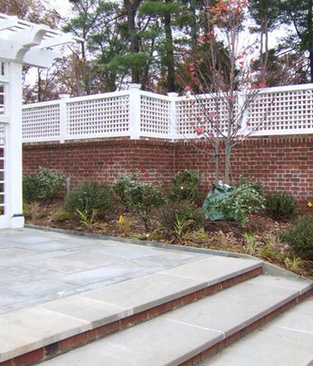 Retaining Wall Bricks, How To Do Everything, Garden Gates And Fencing, Pvc Fence, Brick Fence, Lattice Fence, Types Of Fences, Fence Landscaping, Modern Fence