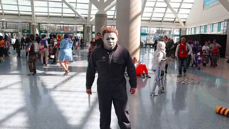 Michael Myers on Twitter: "Throwback to this odd encounter https://t.co/k2IfdPzxA8" Michael Myers Memes, Deadpool Funny, Horror Movies Funny, Scary Movie Characters, Horror Villains, Funny Horror, Movie Memes, Michael Myers Halloween, Horror Movie Characters