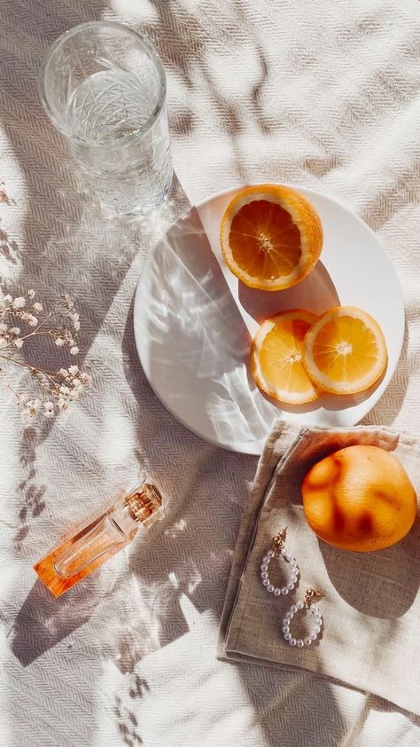 Shadow Food Photography, Citrus Product Photography, Flatly Photography Ideas, Product Flatlay Ideas, Flat Lay Photography Products, Flat Lay Food Photography, Lifestyle Photography Product, Product Photography Lifestyle, Citrus Photoshoot