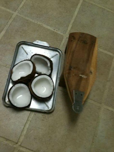 "kudkuran" or  coconut grater.You straddle on it grate the coconut with the sharp toothed grater infront. Coconut Scraper, Pf Changs Coconut Cooler, Ginger Grater Ceramic, Coconut Grater, Box Grater, Sharp Teeth, Coconut