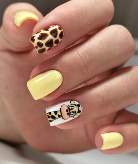 Giraffe Nail Art, Cute Yellow Nails, Giraffe Nails, Music Nail Art, Summer Nail Design Ideas, Yellow Nail Designs, Christmas Nails Design, Yellow Nail Art, Yellow Nails Design