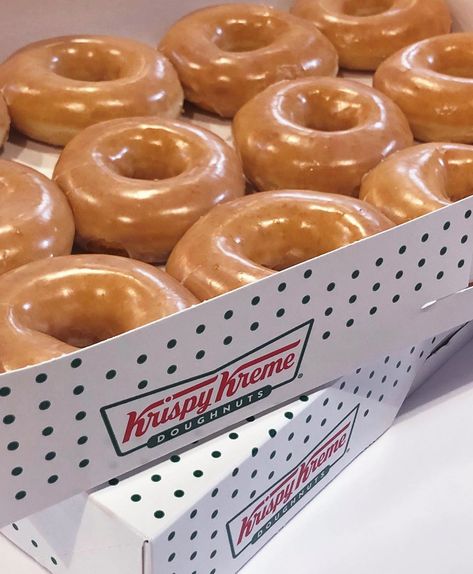 Krispy Kreme Doughnuts on Instagram: “Every Dad is an original, even if some of his jokes aren't. 😉 This #FathersDay treat Dad to Original Glazed Doughnuts! ❤️🍩 #KrispyKreme…” Krispy Kreme Donuts, Krispy Kreme Doughnut, Glazed Doughnuts, Allergy Free Recipes, Mouthwatering Recipes, Magic Recipe, Krispy Kreme, Mini Donuts, Snap Food