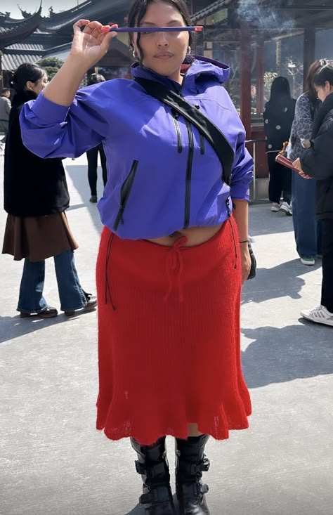 La Cool Girl, Paloma Elsesser, Color Clothes, Fit Pics, Head Scarf Styles, Maxi Skirt Outfits, Identity Inspiration, Autumn Fits, Concert Fits