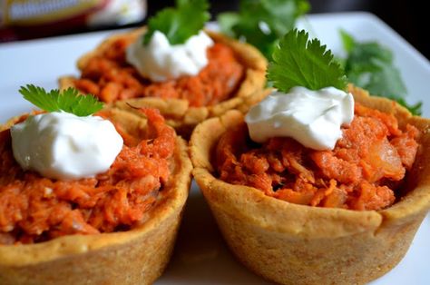 So Easy Tamale Cups filled with Chicken.  The tamale taste without all the work of tamales. Tamale Cups, Caramel Budino, Cake Crepes, Easy Tamales, Ritz Chicken, Chicken Funny, Copy Cats, My Birthday Month, You Miss Me