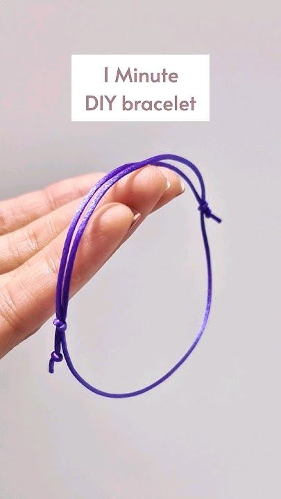 Single String Bracelet, Easy Floss Bracelets, How To Tie The Ends Of A Bracelet, Diy Bracelet Knot, Simple Pearl Bracelet Diy, Adjustable Knot Tutorial, Adjustable Bracelet Tutorial, Easy Diy Bracelets With String, Make Adjustable Bracelet